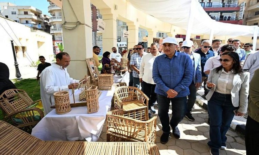 رئيس الوزراء يستعرض جمال الحديقة المتحفية في مدينة رشيد بالصورة