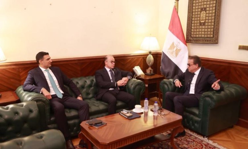 وزراء الصحة والاستثمار والصناعة يناقشون استراتيجيات فعالة للحد من الأمراض المرتبطة بمرض السكر