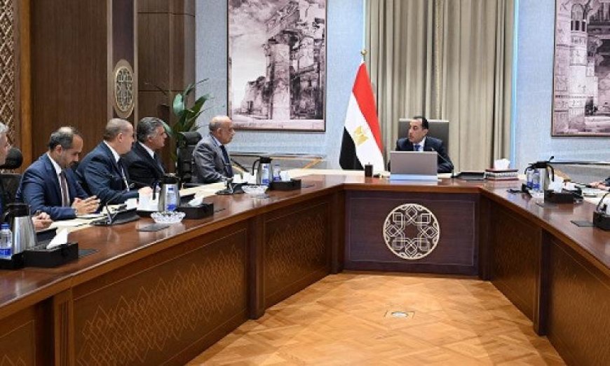 رئيس الوزراء يراقب تقدم مشاريع الطاقة الجديدة والمتجددة وأهم المستجدات في تنفيذها