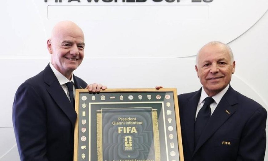 إنفانتينو يهدي أبوريدة درع كأس العالم وتوت عنخ آمون هدية تاريخية من اتحاد الكرة لفيفا