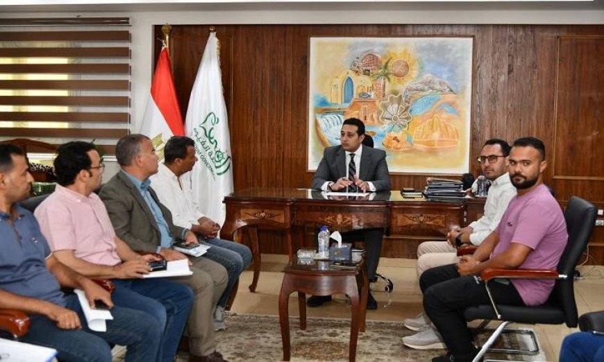 نائب محافظ الفيوم يستعرض تقدم مشروعات حياة كريمة ويرصد مستجدات التشغيل