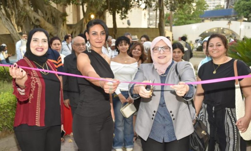 ثنائية فنية ساحرة تجمع بين التصوير والنحت في متحف مختار على أوتار اللون والخزف
