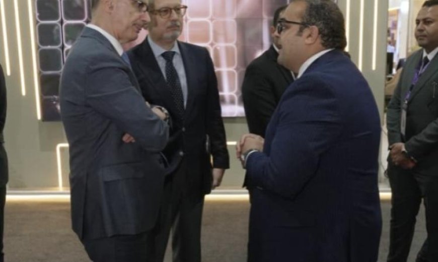 رئيس وزراء صربيا يستكشف جناح الهيئة العامة للرعاية الصحية في حدث مميز