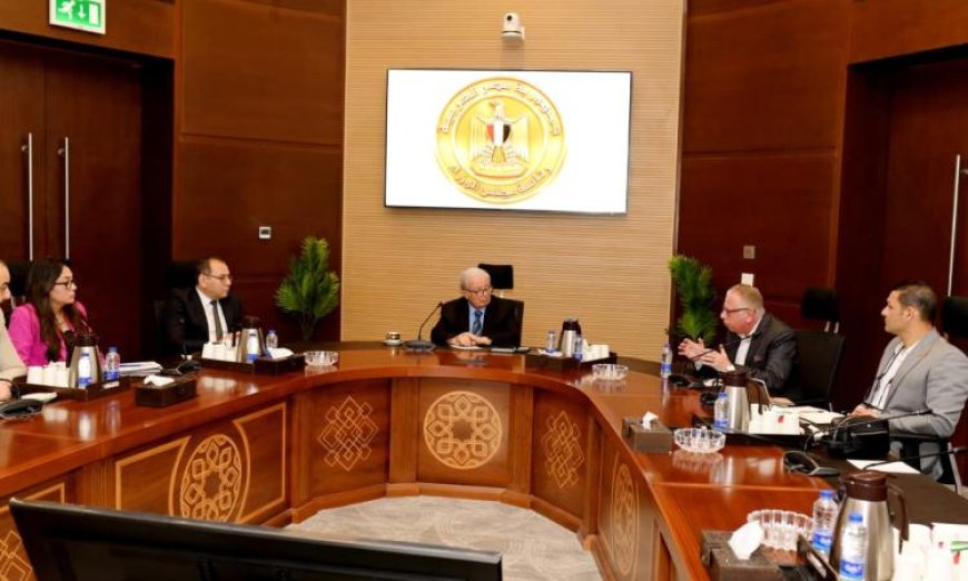 نائب رئيس الوزراء يواكب آخر تطورات مشروع تطوير الغزل والنسيج لتعزيز الاقتصاد الوطني