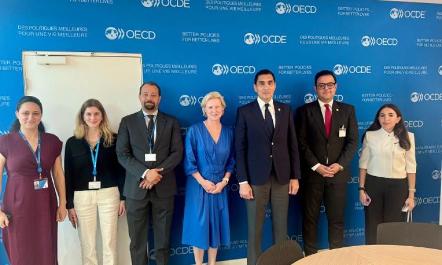 زيارة متميزة لوزير الشباب إلى مقر منظمة التعاون الاقتصادي والتنمية OECD في باريس