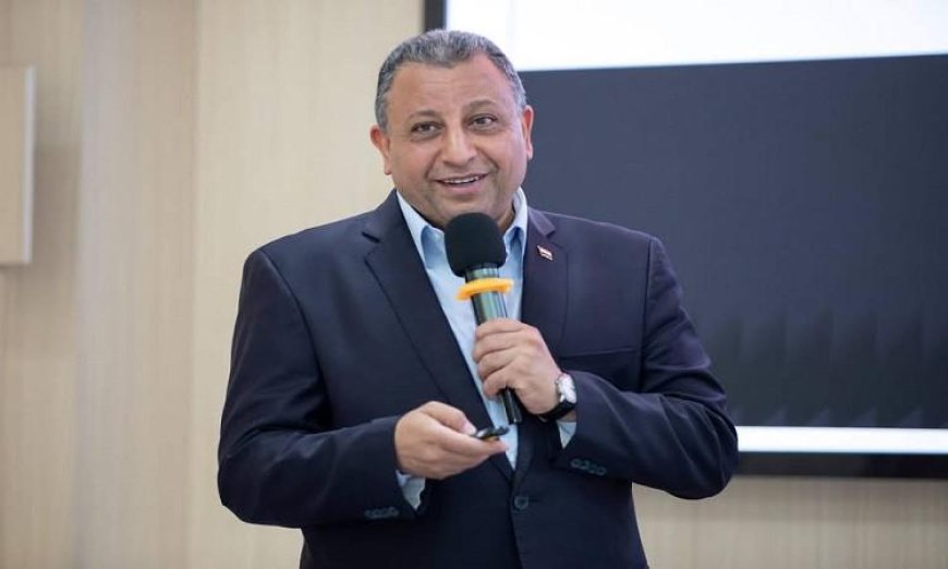 عميد سياحة المنصورة يقدم محاضرة مميزة في جامعة بكين بالصور