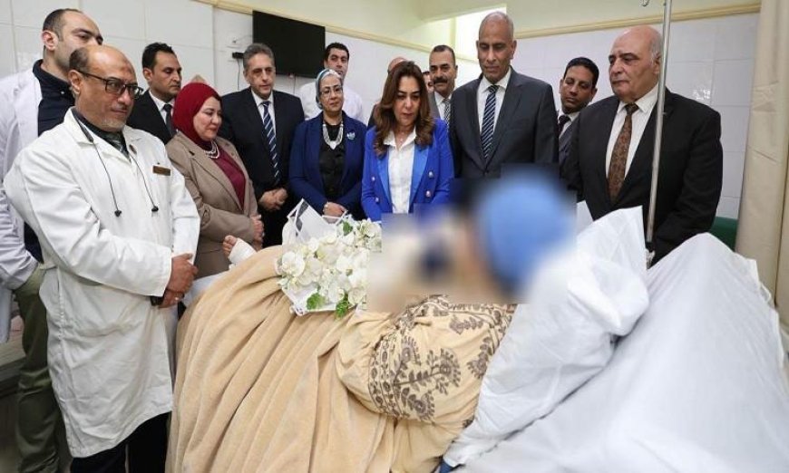 وزيرة التنمية المحلية تلتقي برئيسة قرية تفتيش أبو سكين خلال زيارتها لمستشفى كفر الشيخ العام