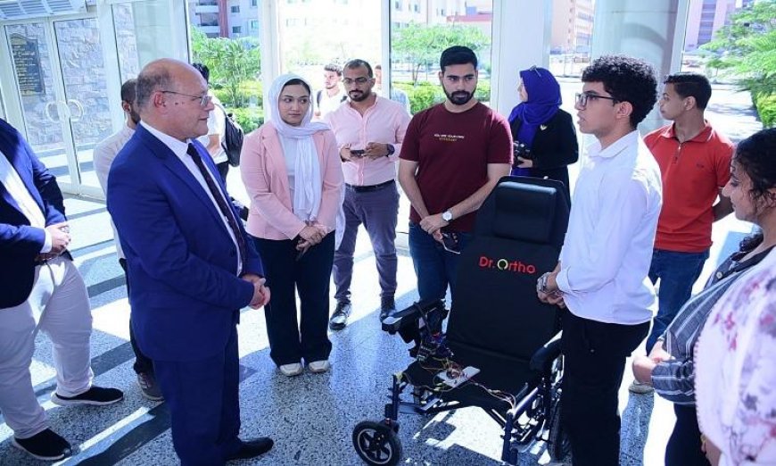 النعماني يزور معمل التصنيع الرقمي ويستعرض برامج تدريب ريادة الأعمال بمركز إبداع مصر الرقمي