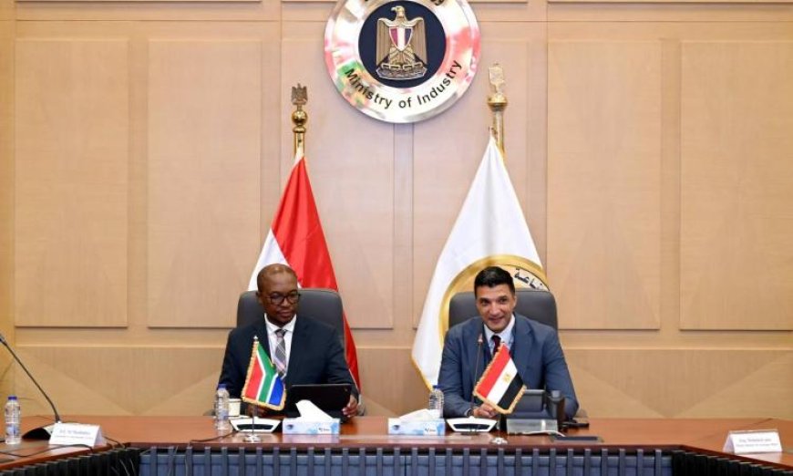 وزير الصناعة يشدد على أهمية تعزيز التكامل الصناعي مع جنوب إفريقيا لزيادة تنافسية الدولتين