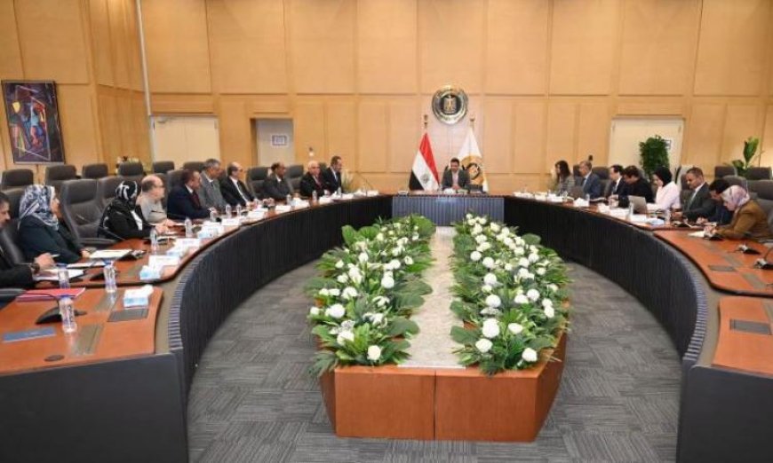 هاشم يكشف عن خطة دراسية لزيادة صادرات الأثاث واستعادة ريادة المنتج المصري
