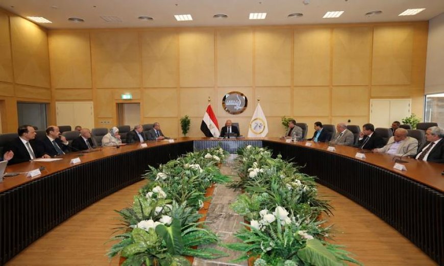 وزير النقل يعلن خطة شاملة لتحسين كفاءة البنية التحتية للسكك الحديدية