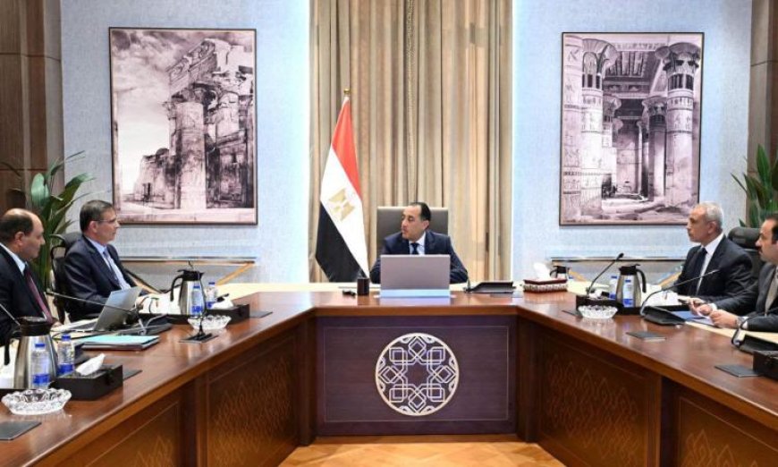 رئيس الوزراء يستعرض خطط توسيع إنشاء محطات حديثة للثروة الحيوانية