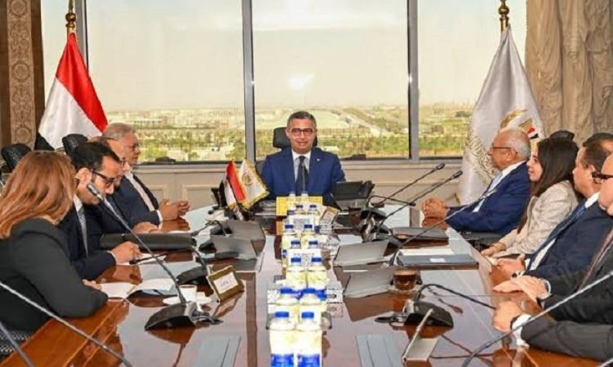 وزير الاستثمار يعلن عن خطط لبناء بيئة استثمارية تعزز الثقة والشراكة الفعالة