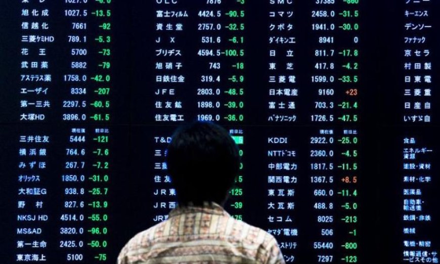أسواق آسيا تشهد حذرًا مع انخفاض أسعار النفط وارتفاع الدولار لأعلى مستوى في 13 شهر