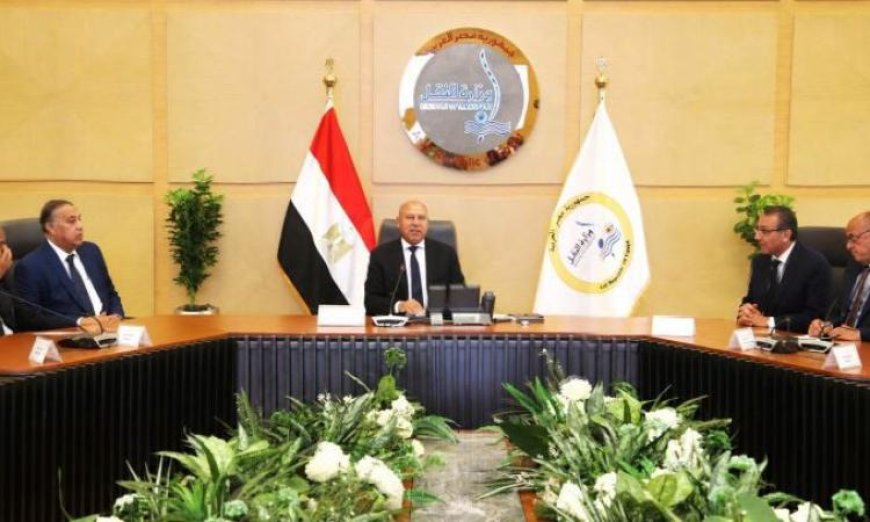 الوزير يقود اجتماع الجمعية العمومية للشركة القابضة لمشاريع الطرق والكباري لتعزيز التطوير والبنية التحتية