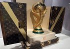 نقل جائزة كأس العالم إلى نيويورك في صندوق فاخر من تصميم لوي فيتون