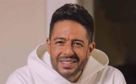 حماقي يطرب الجماهير في نهائي كأس العالم بين إسبانيا والأرجنتين في منطقة المشجعين المصرية