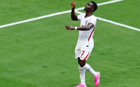 ساكا يتألق ويحقق هاتريك ليُتوج أفضل لاعب في مواجهة إنجلترا وفرنسا بكأس العالم