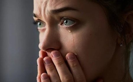 البكاء المفاجئ دون سبب يدل على مشاكل صحية قد تكون خطيرة