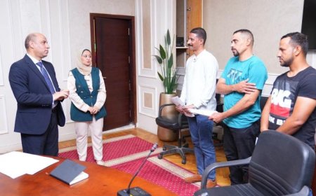 وزير العمل يوزع عقود عمل لفنيي الصيانة الميكانيكية والكهربائية لفرص العمل في لبنان