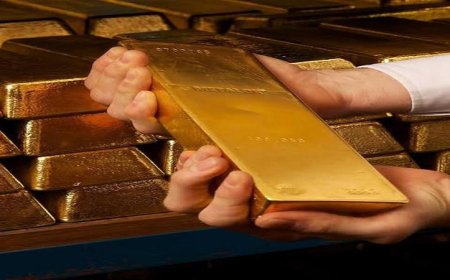 الذهب يحافظ على مستواه فوق 4 آلاف دولار بدعم من زيادة أسعار النفط وترقب للتغيرات في الفائدة الأمريكية