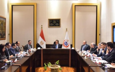 وزير الصحة يستعرض شروط تجديد ترخيص مزاولة مهنة الطب والمتطلبات الجديدة
