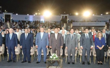 محافظ القليوبية يحتفل بتخريج أول دفعة من طلاب جامعة بنها الأهلية