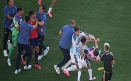 فيفا يتراجع عن طرد باريديس ويصحح القرار التاريخي