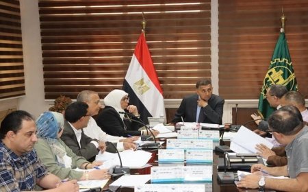 محافظ القليوبية يناقش طلبات المستثمرين ويدعم قرارات تعزيز الاستثمار