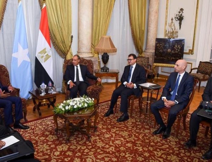 وزير الخارجية المصري يعبر عن دعم مصر الثابت لوحدة وسيادة أراضي الصومال