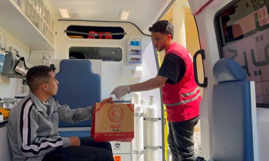 رفح تستقبل 102 جريح ومريض فلسطيني من غزة للعلاج عبر ميناء رفح البري