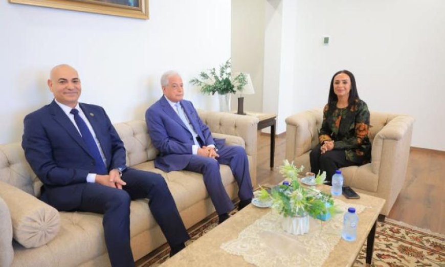وزيرة التضامن الاجتماعي تجتمع مع مستشار رئيس الجمهورية لتنمية المناطق المحلية