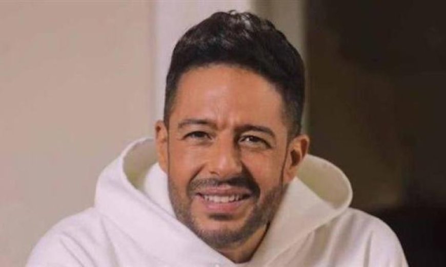 حماقي يطرب الجماهير في نهائي كأس العالم بين إسبانيا والأرجنتين في منطقة المشجعين المصرية