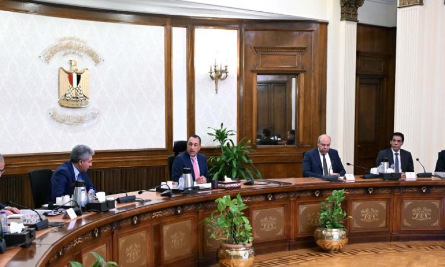 رئيس الوزراء يعزز إجراءات تسهيل دخول السائحين إلى البلاد لجذب المزيد من الزوار