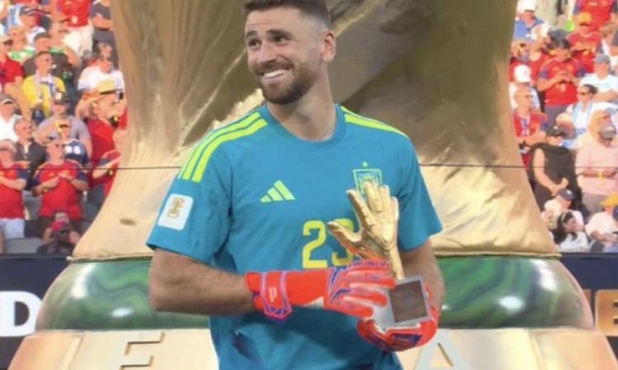 أوناي سيمون يتوج بالقفاز الذهبي بعد قيادة منتخب إسبانيا للفوز بلقب مونديال 2026