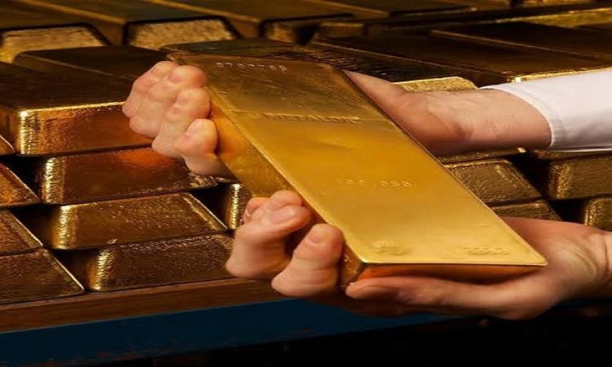 الذهب يحافظ على مستواه فوق 4 آلاف دولار بدعم من زيادة أسعار النفط وترقب للتغيرات في الفائدة الأمريكية