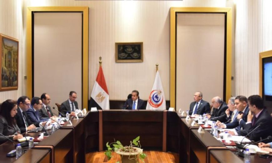 وزير الصحة يستعرض شروط تجديد ترخيص مزاولة مهنة الطب والمتطلبات الجديدة