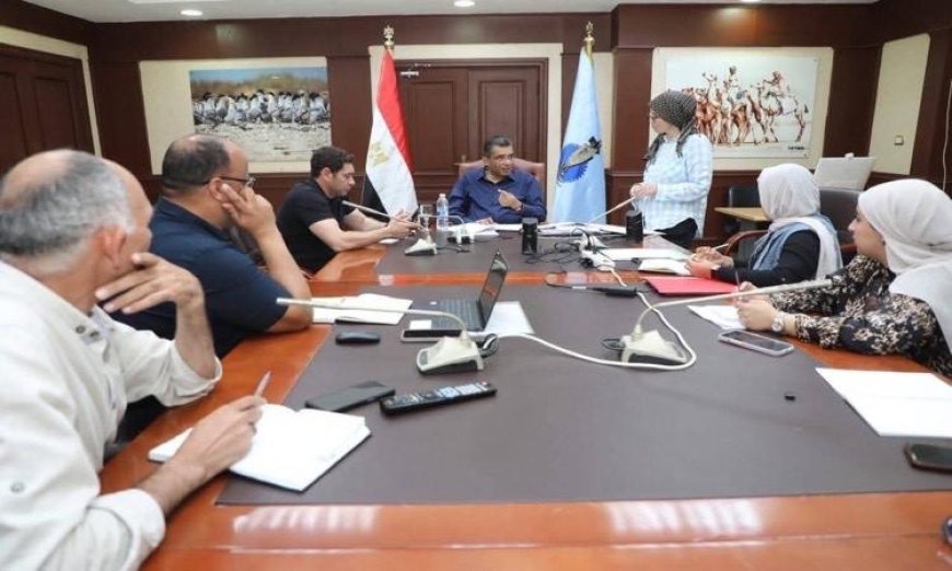 محافظ البحر الأحمر يتخذ خطوات جديدة لإعادة توزيع عربات الطعام المتنقلة في الغردقة