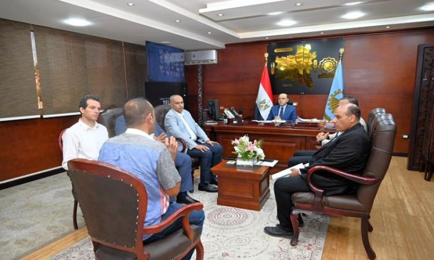 محافظ الغربية يلتقي بالمواطنين أسبوعياً لمناقشة الشكاوى والطلبات ومساعدتهم