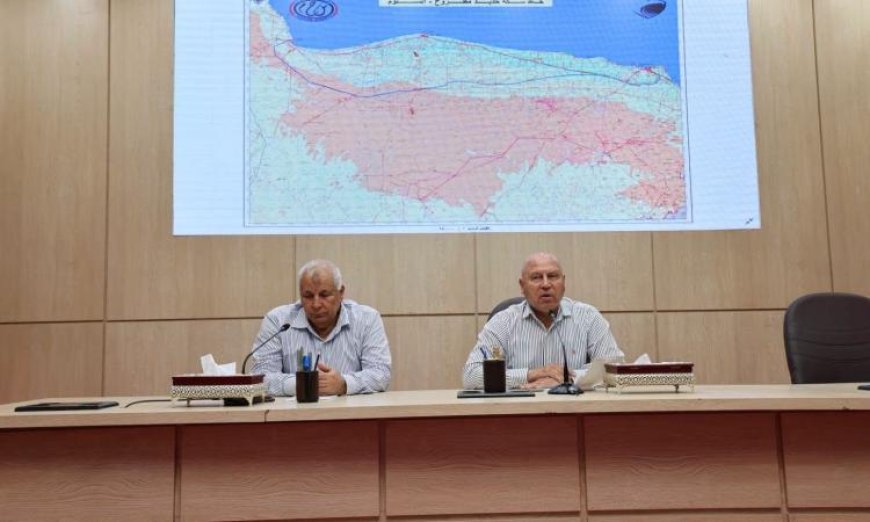 وزير النقل ومحافظ مطروح يناقشان مع مشايخ مطروح خطة تطوير خط سكة حديد مطروح السلوم