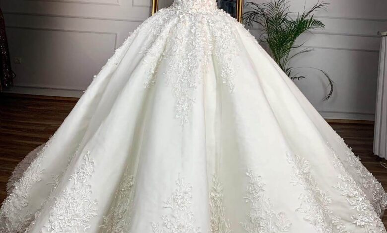 تفسير لبس فستان الزفاف للعزباء والمخطوبة والمتزوجة وتفسير الفستان الأبيض والفستان الطويل