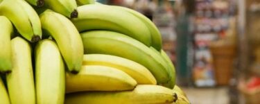 فوائد اكل الموز على الريق والعناصر الغذائية الموجودة فيه