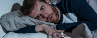 علاج القلق والتوتر وقلة النوم وأعراضه وكيفية تشخيصه
