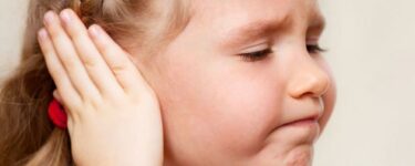 التهاب الاذن الوسطى عند الاطفال وأسبابه وعلاجه