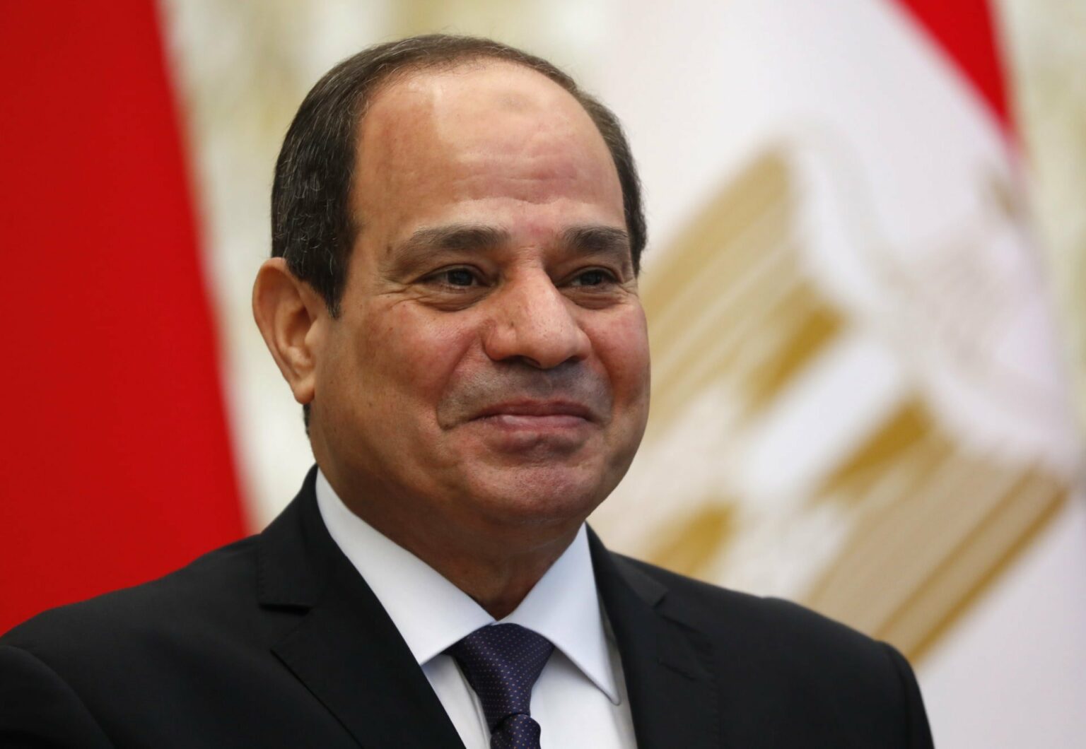 الرئيس السيسي يشهد احتفالية «كتف في كتف» باستاد القاهرة (بث مباشر)