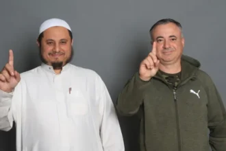 مدرب أحد السعودي يعلن إسلامه «فيديو»