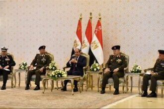 الرئيس السيسي يلتقي كبار قادة القوات المسلحة