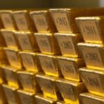 انخفاض أسعار الذهب عالمياً بسبب تراجع مخاوف أزمة الديون الأمريكية