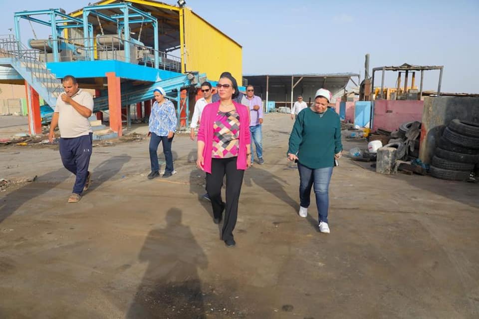 وزيرة البيئة تتفقد مصنع تدوير المخلفات بمدينة شرم الشيخ «فيديو»