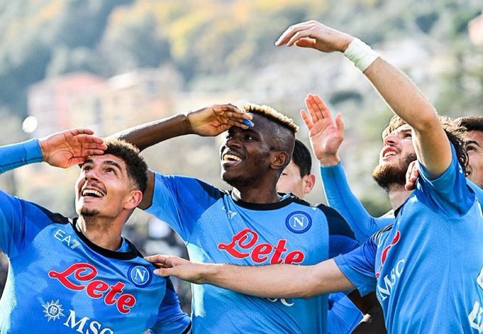 نابولي يصعق إنتر ميلان بثلاثية في الدوري الإيطالي